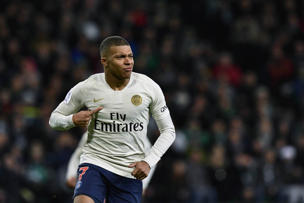 有人企图煽动“国外的月亮更圆”的扭曲风气等，国安部披露